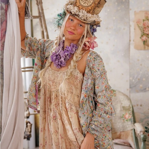 Magnolia Pearl Lieve Blouse ~ NWT - Picture 3 of 6